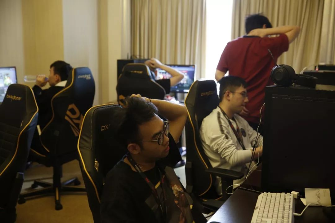 Device首秀出问题，怒斥主办方