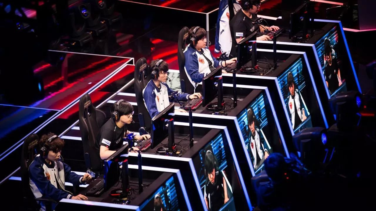 NiP 和 Fluxo 在 2025 年 StarLadder 布达佩斯 Major 第一阶段的首个比赛日以胜利结束