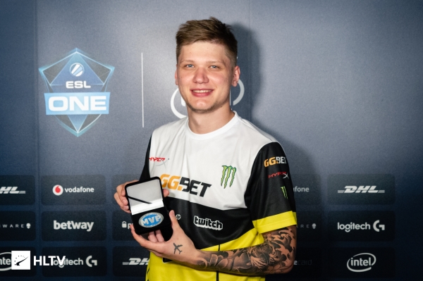 与俱乐部