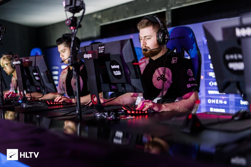 Dplus KIA 击败 Hanwha Life Esports 在 LCK 2025 赛季