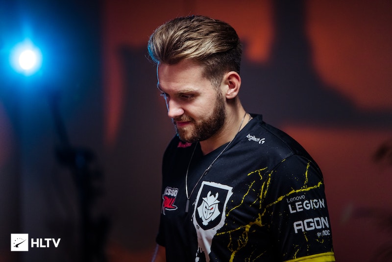 EDG主教练朱开：主打的就是一个不被人看好，季后赛加油吧！