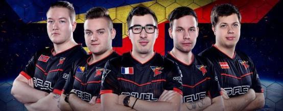 今日LPL赛事预热海报：剑风卷峡谷，佳节邀共度