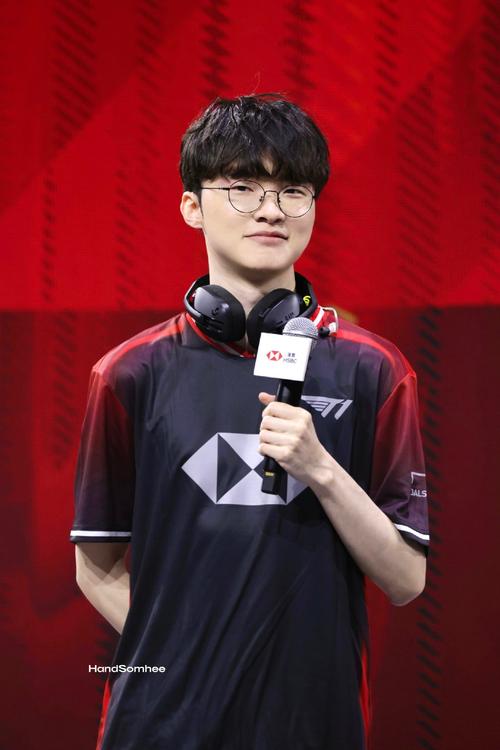 【战报】2025LPL春季赛季后赛FPX 3-2 EDG，FPX逆转取胜抢先晋级决赛